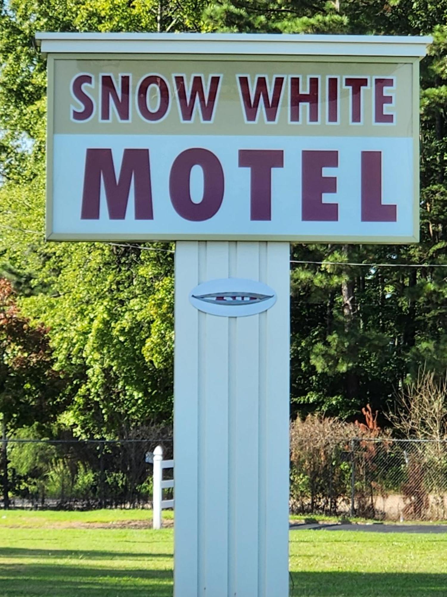 Snow White - Richmond South Motell Bellwood Exteriör bild